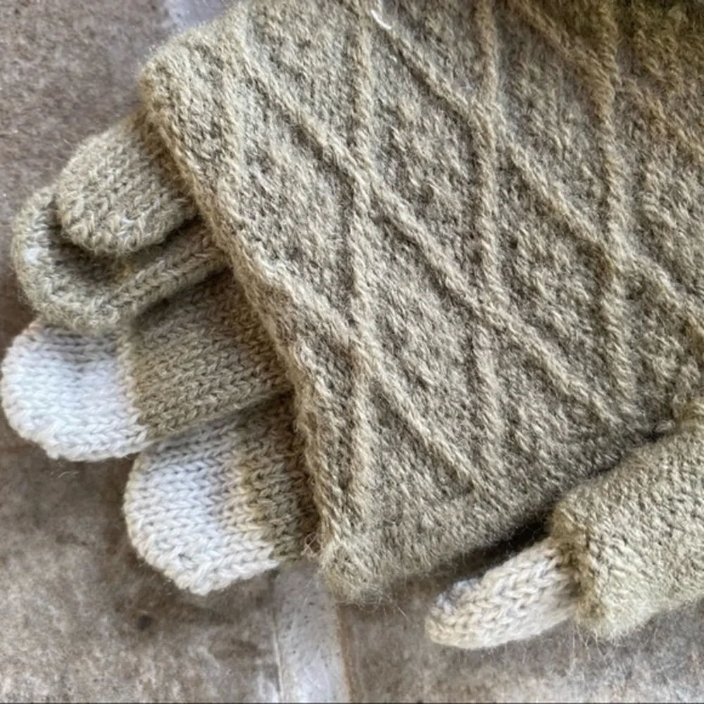 Kaleidoscope Pom Textured Touch Gloves NWT